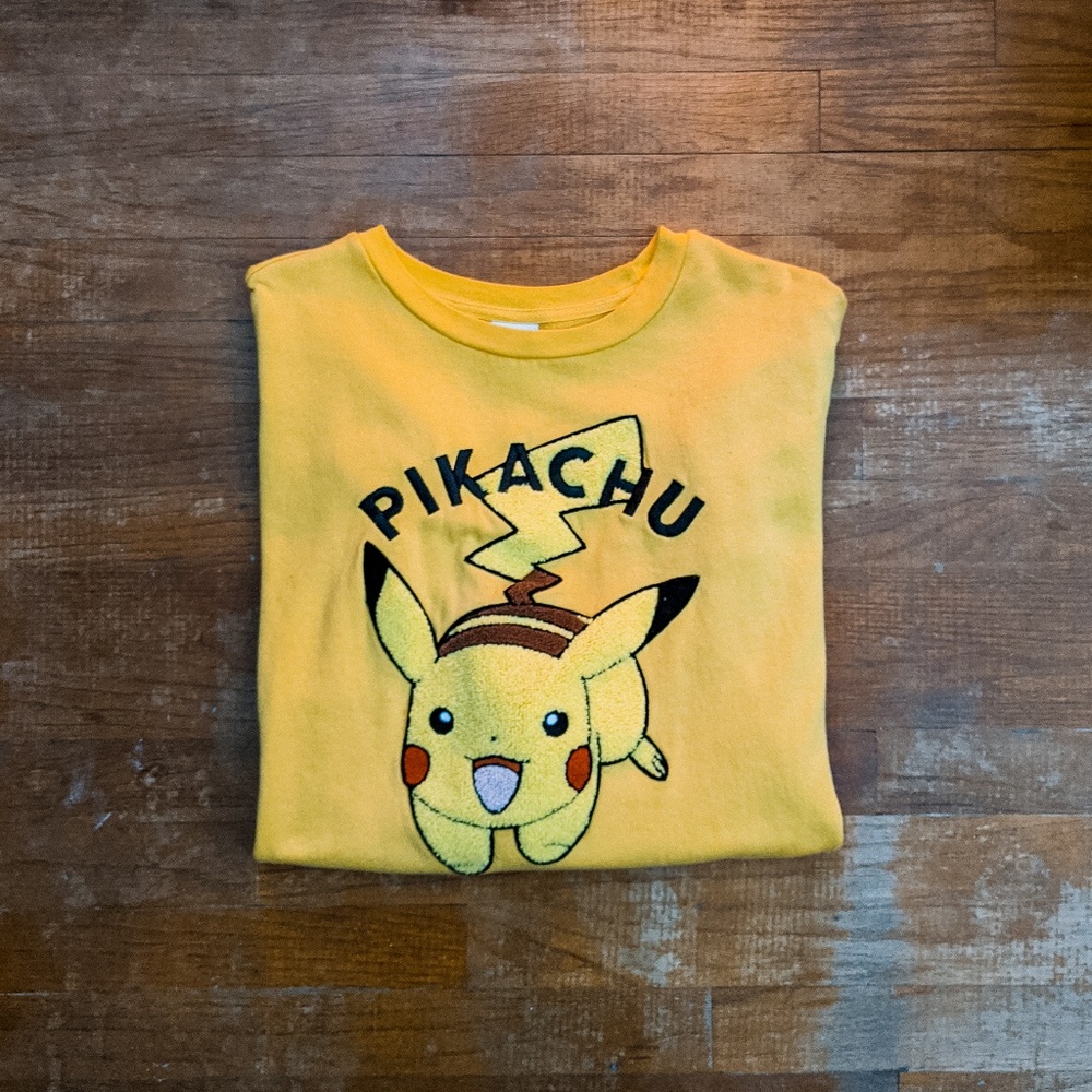 Pokemon ⋆ Yellow Pikachu Sweater ⋆⚝